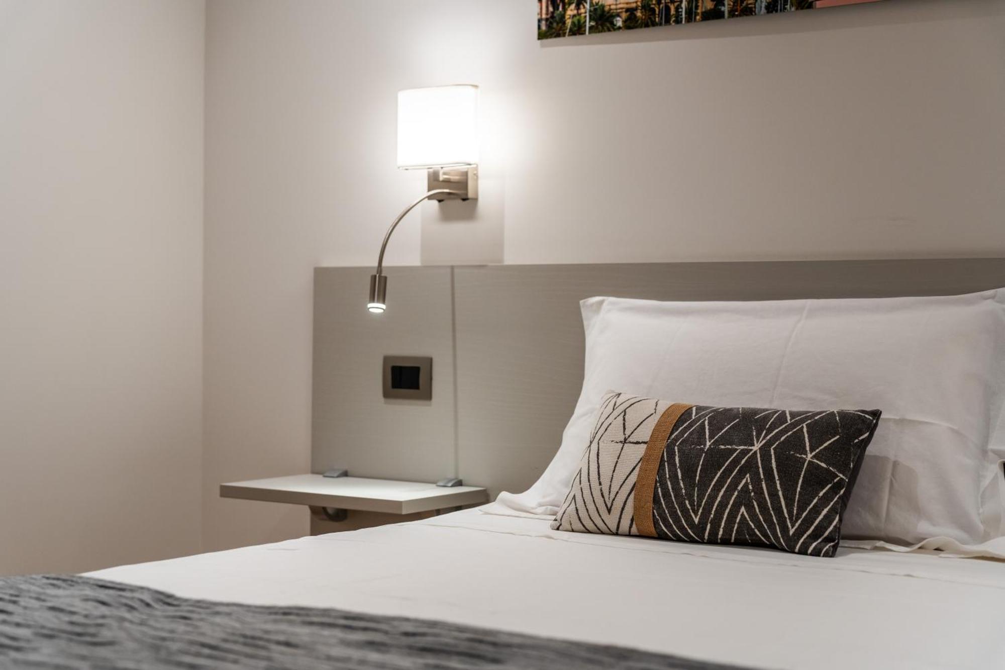 The Inga Rooms Marina Кальяри Экстерьер фото